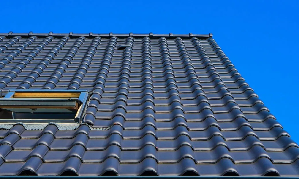 หลังคาร้อนมาก! วิธีแก้ปัญหา และเพิ่มฉนวนกันความร้อนให้บ้านอยู่สบาย ไม่อบอ้าว