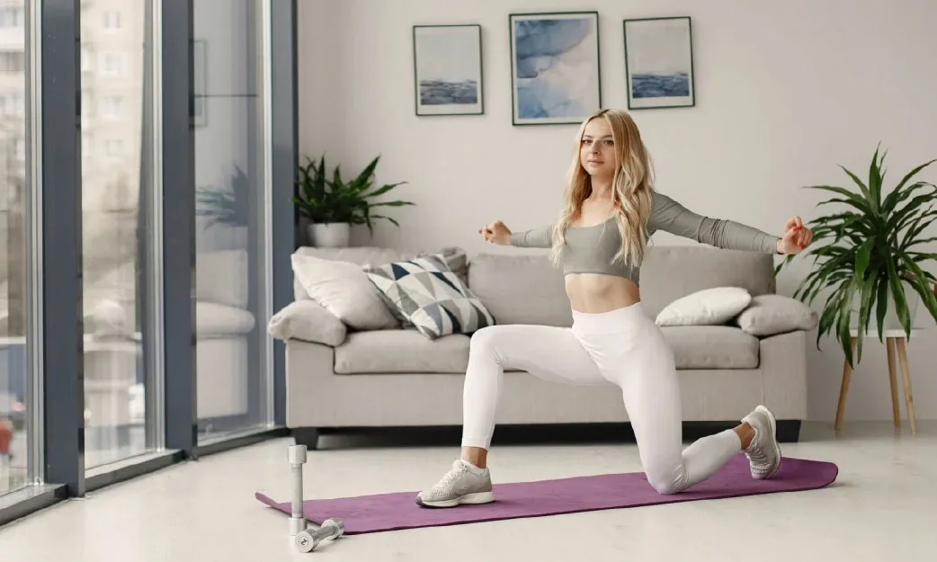 สร้างพื้นที่ ฟิตเนสในห้องนั่งเล่นได้ง่ายๆ ไม่เปลืองที่ แถมได้เหงื่อ!